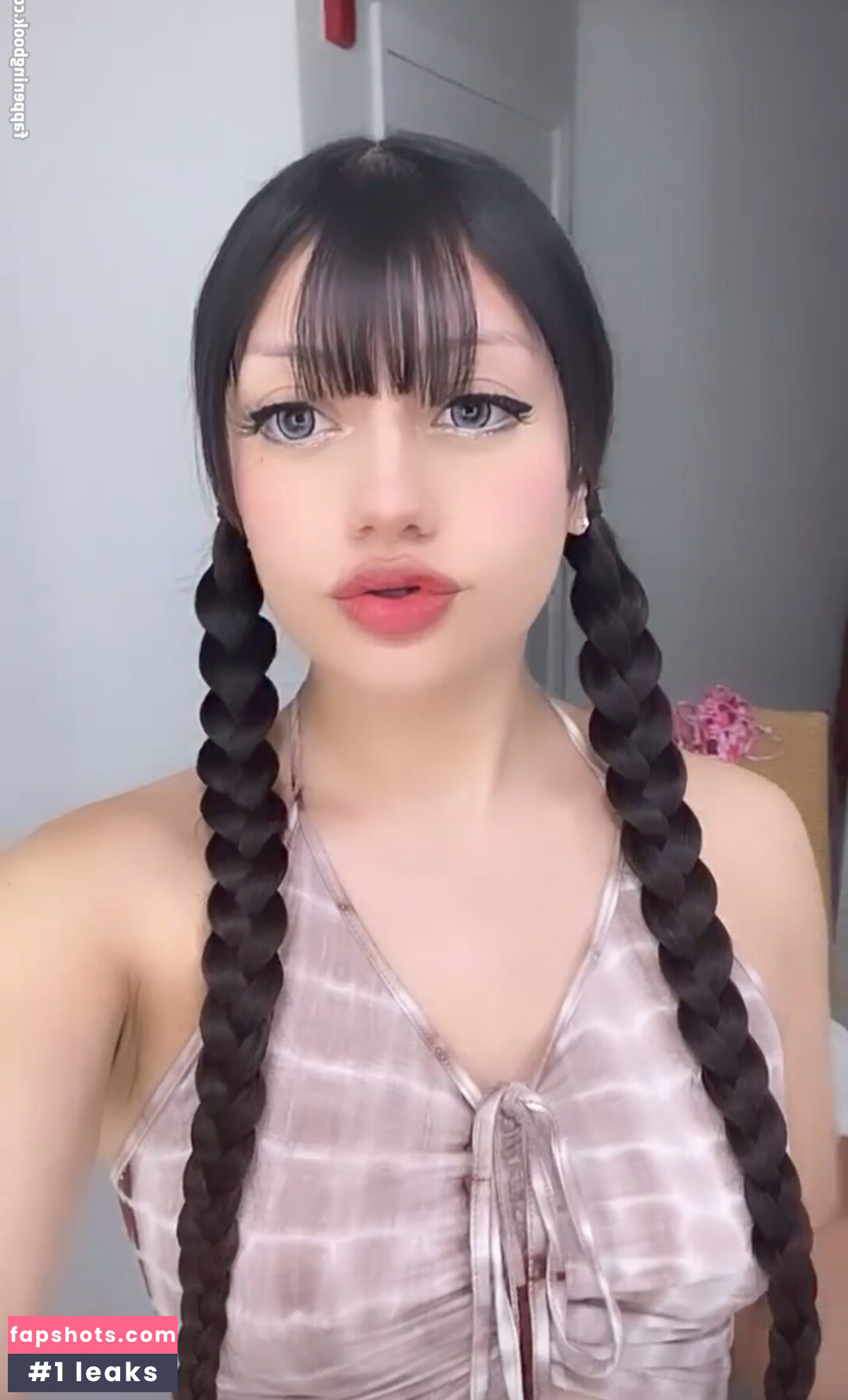 Yozani nude babe gallery