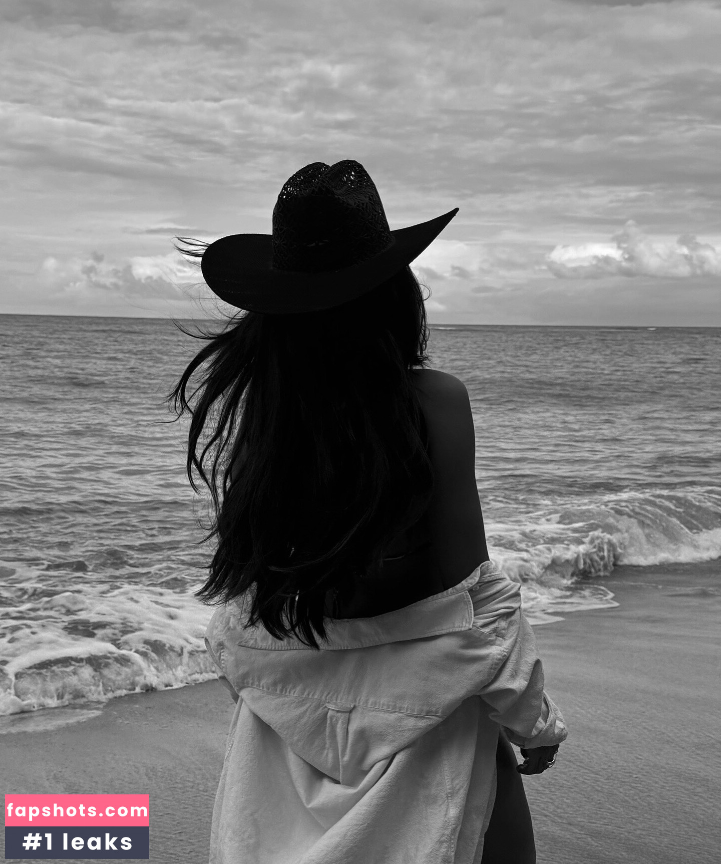 Yris Araujo gallery photo #2