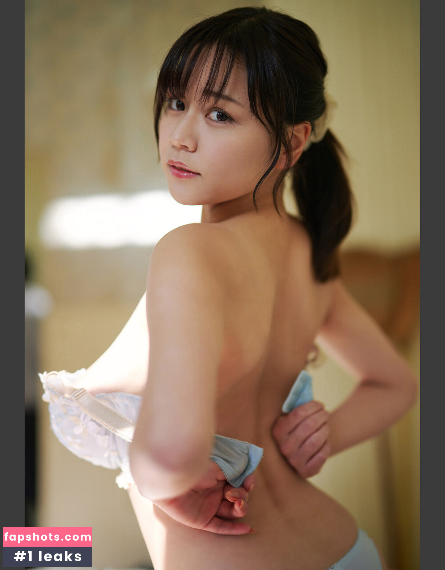 Yu Tano gallery photo #23
