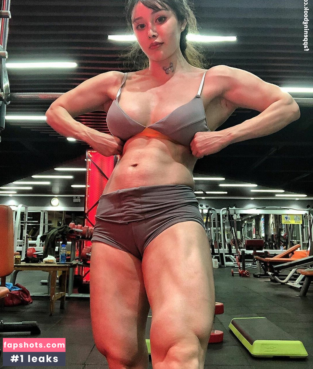 Yuan Herong gallery photo #25