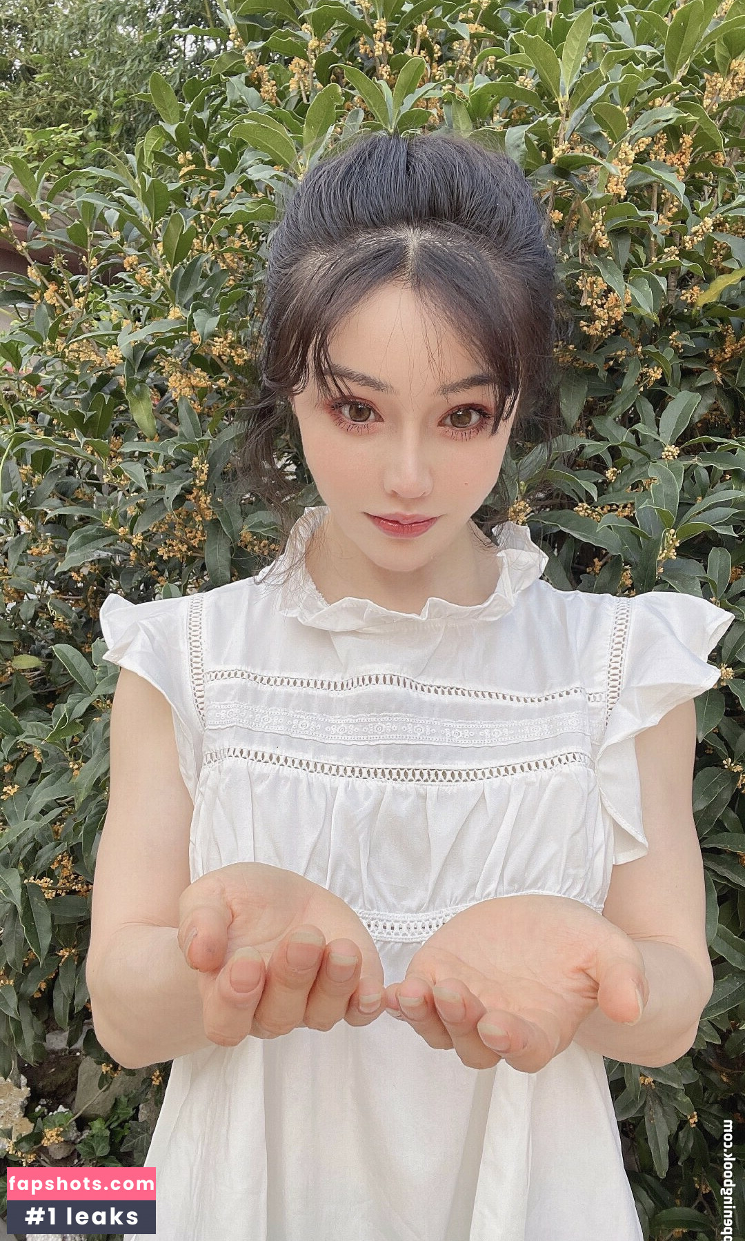 Yuan Herong gallery photo #345