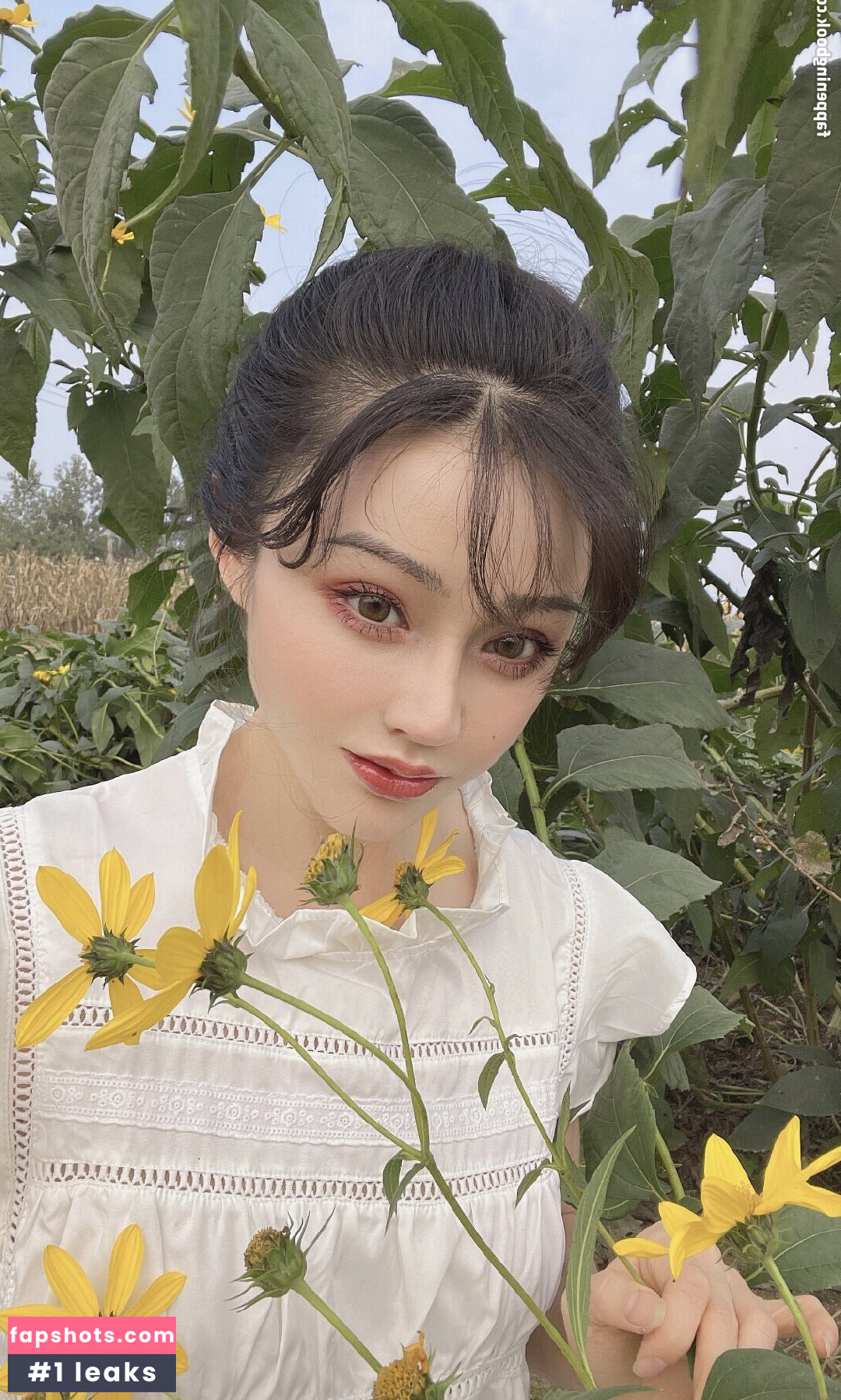 Yuan Herong gallery photo #349