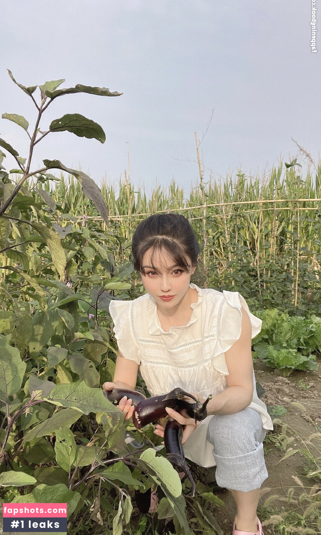 Yuan Herong gallery photo #352