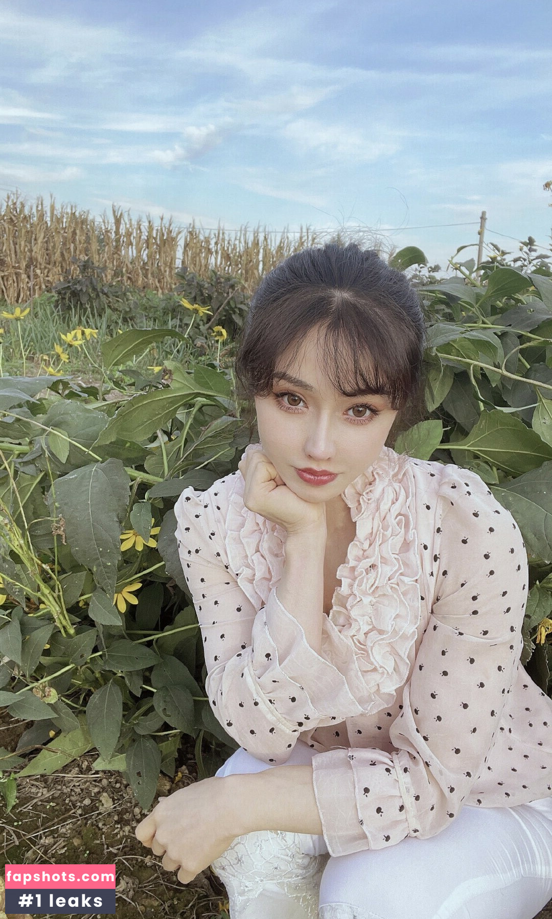 Yuan Herong gallery photo #355