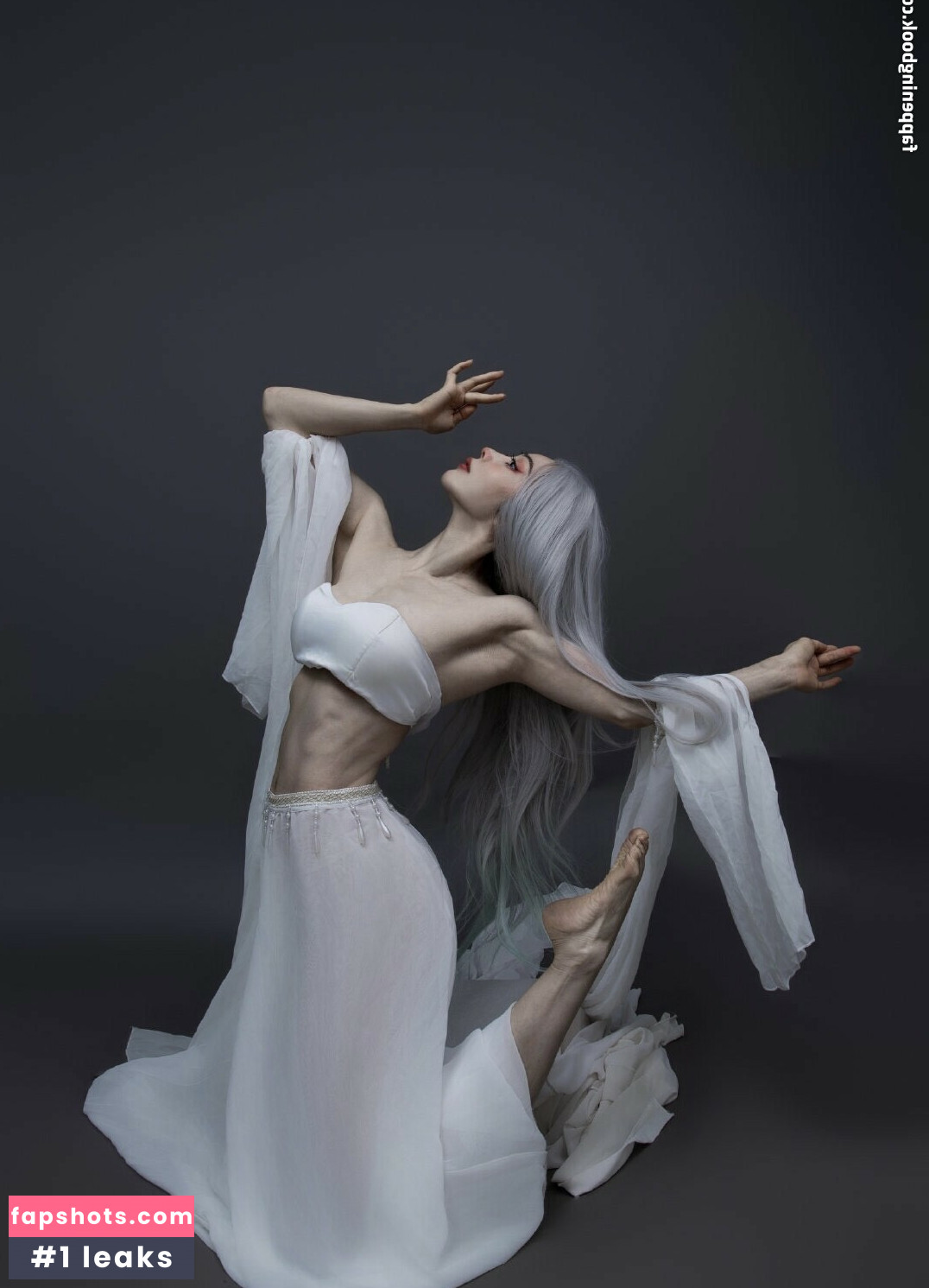 Yuan Herong gallery photo #360