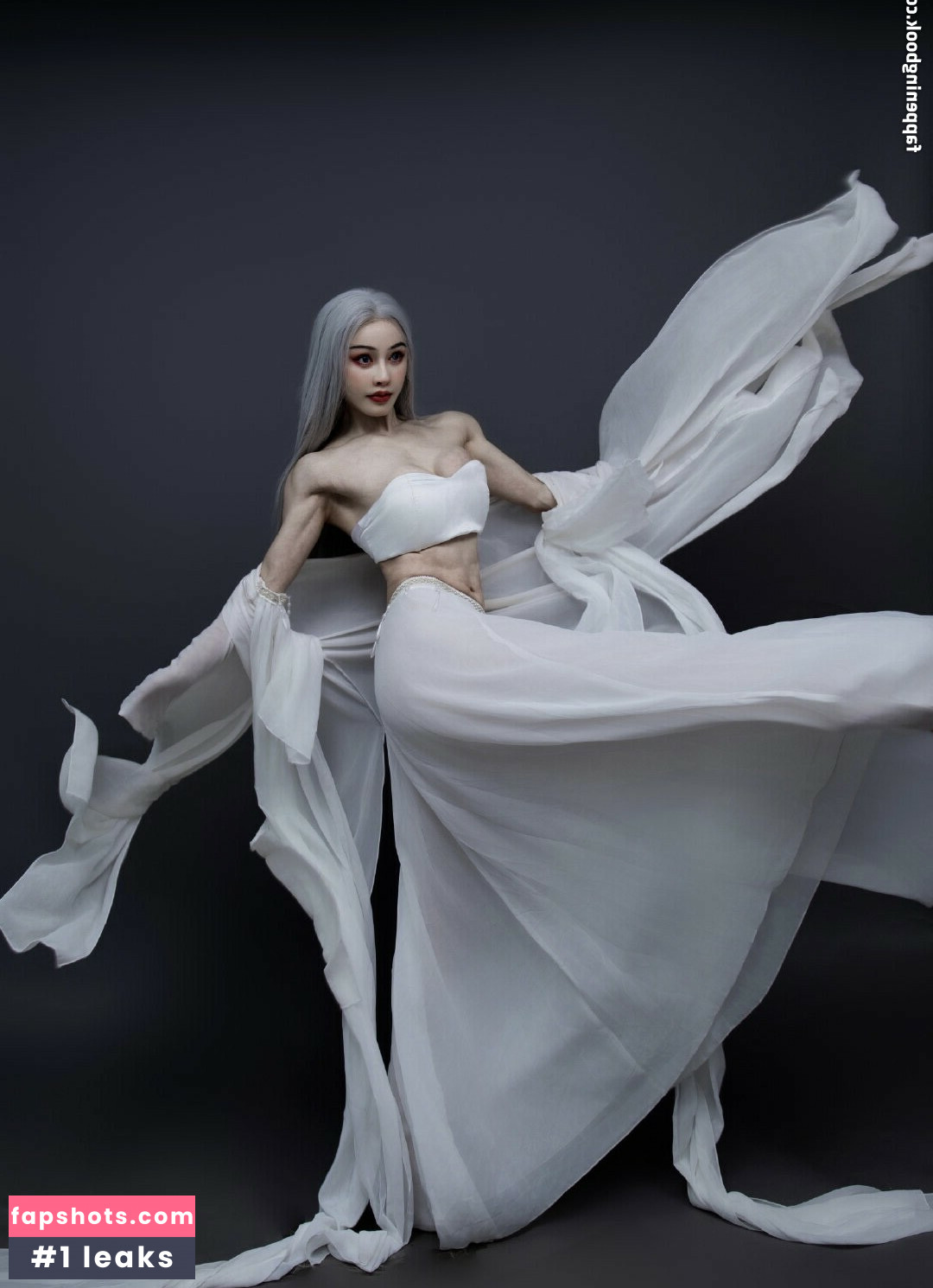 Yuan Herong gallery photo #361