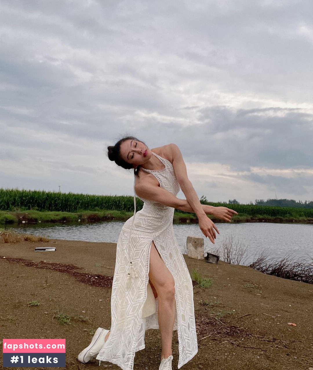 Yuan Herong gallery photo #389