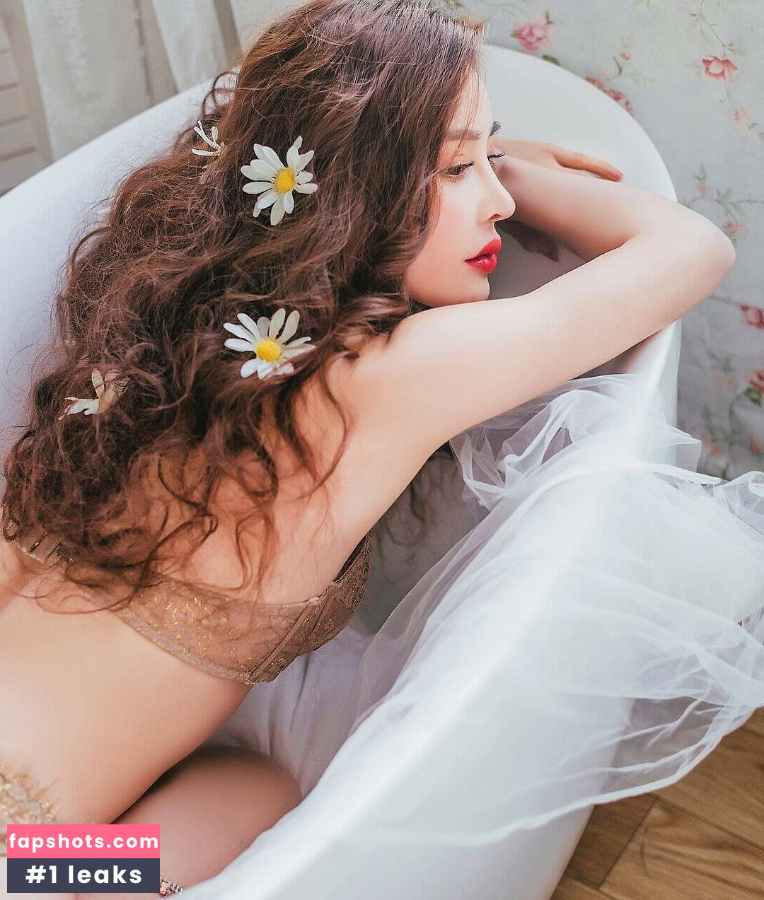 Yuan Herong gallery photo #64