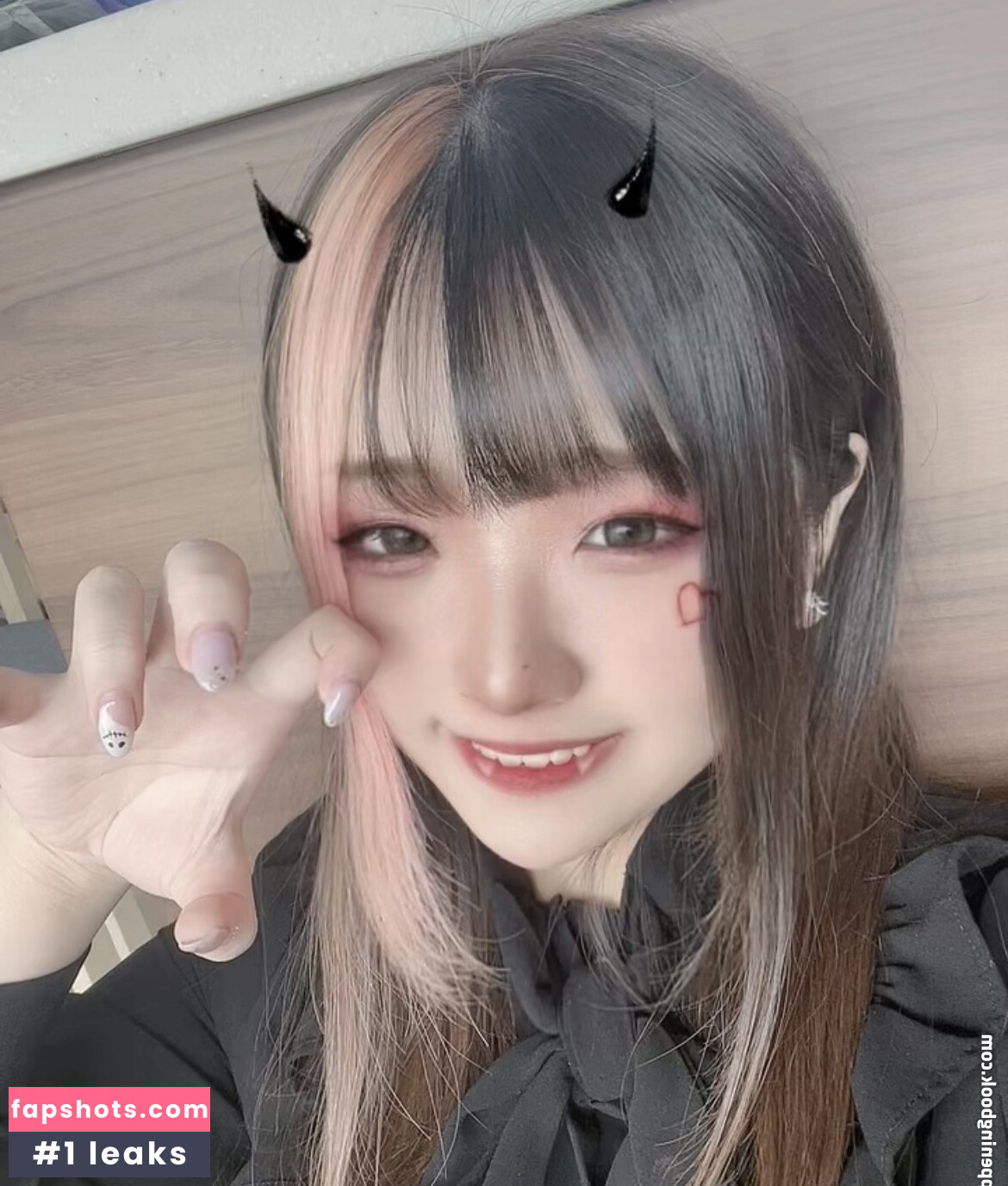 Yui Hiiragi gallery photo #38