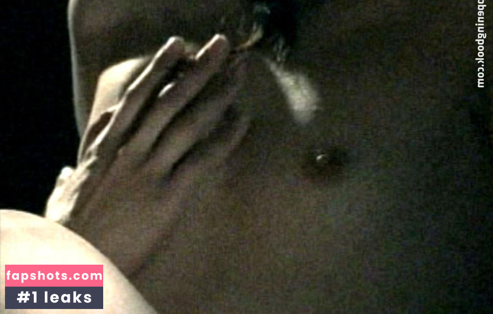 Yui Kano gallery photo #4