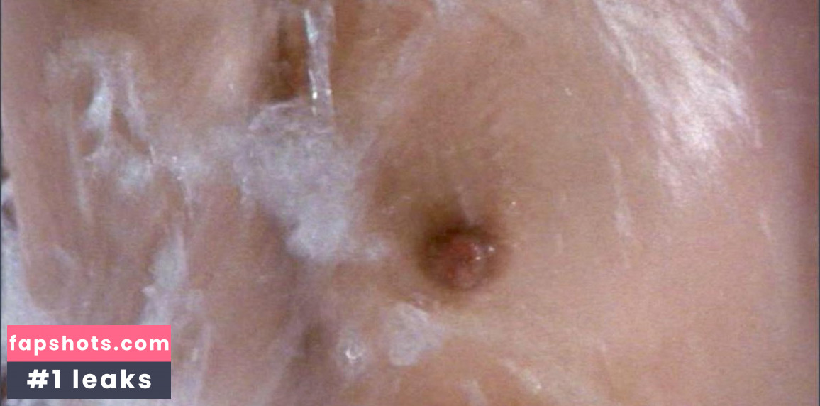 Yūko Tanaka gallery photo #10