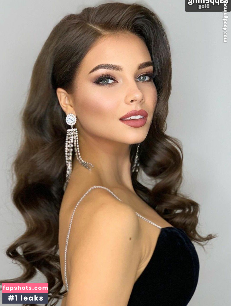 Yulia Polyachikhina gallery photo #5