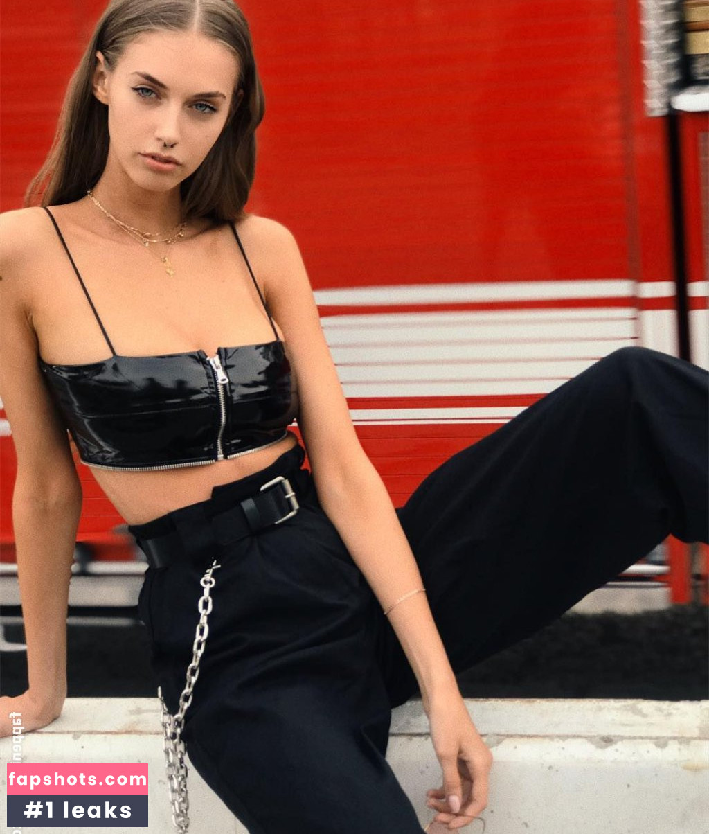 Yulia Rose nude babe gallery