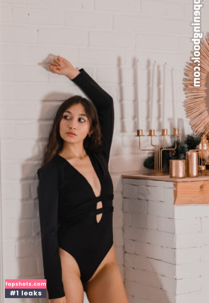 Yulia Sweet Girl Nude Leaks OnlyFans Photos #4 - Fapshots