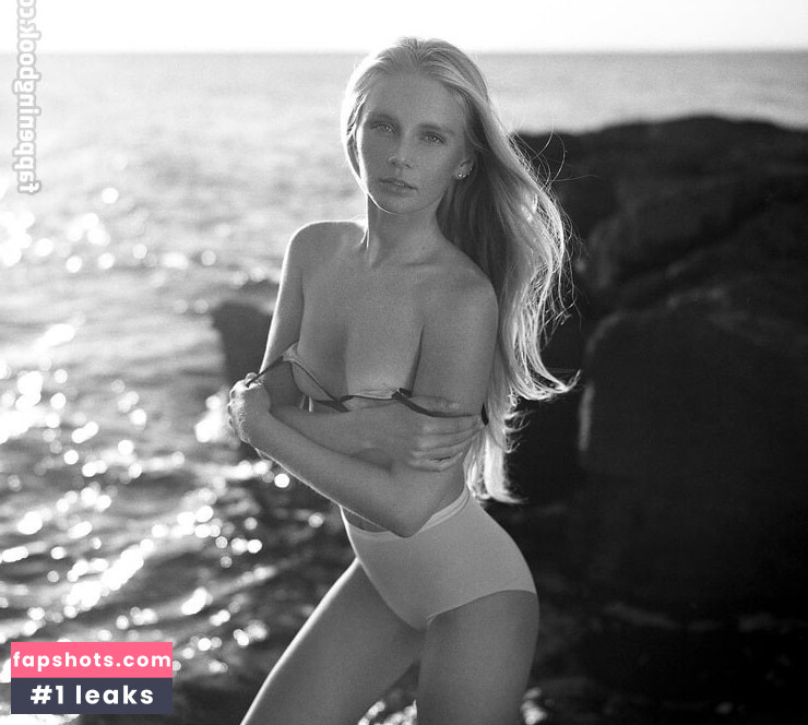 Yulia Vasilyeva gallery photo #2