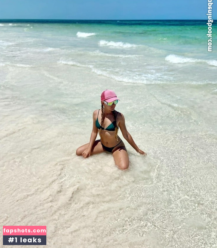 Yulia Vasilyeva gallery photo #6