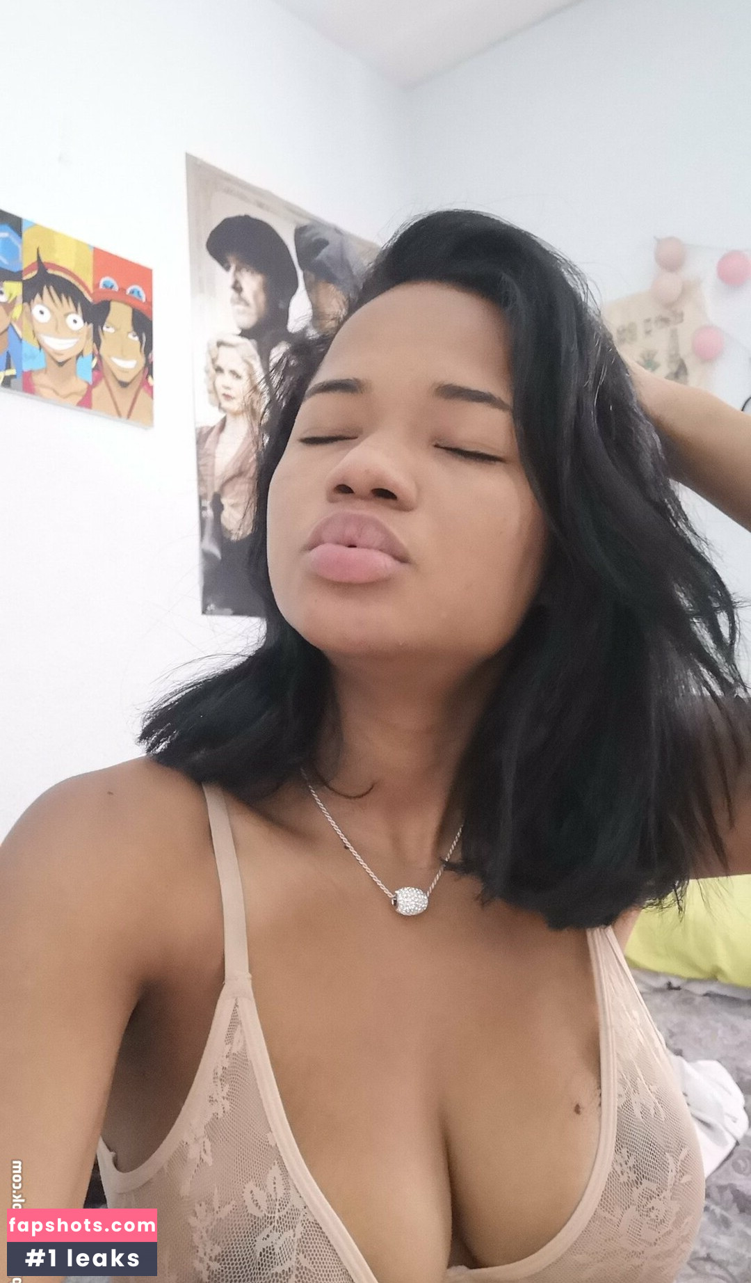 Yuly HV gallery photo #6