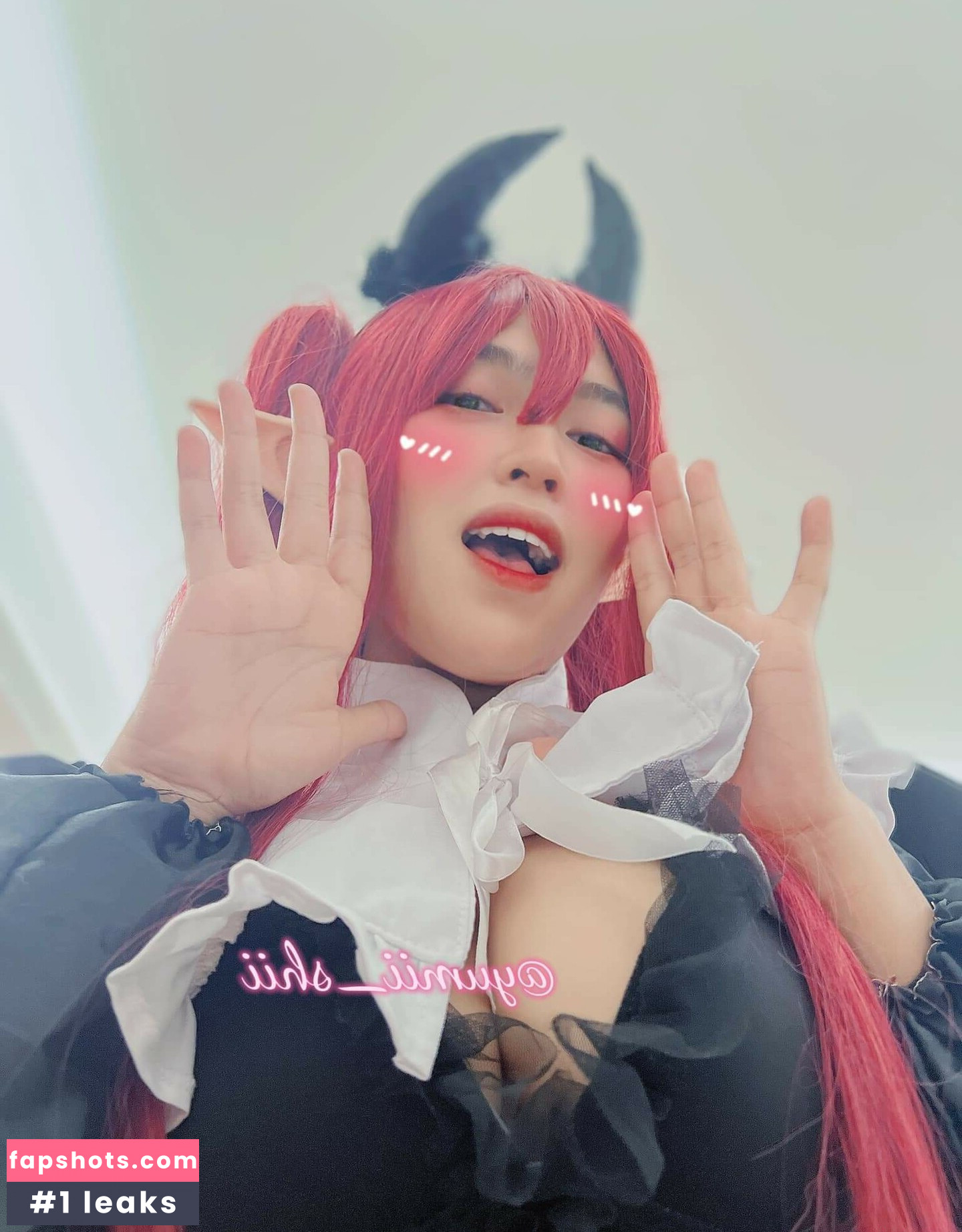 Yumi Ishii gallery photo #25