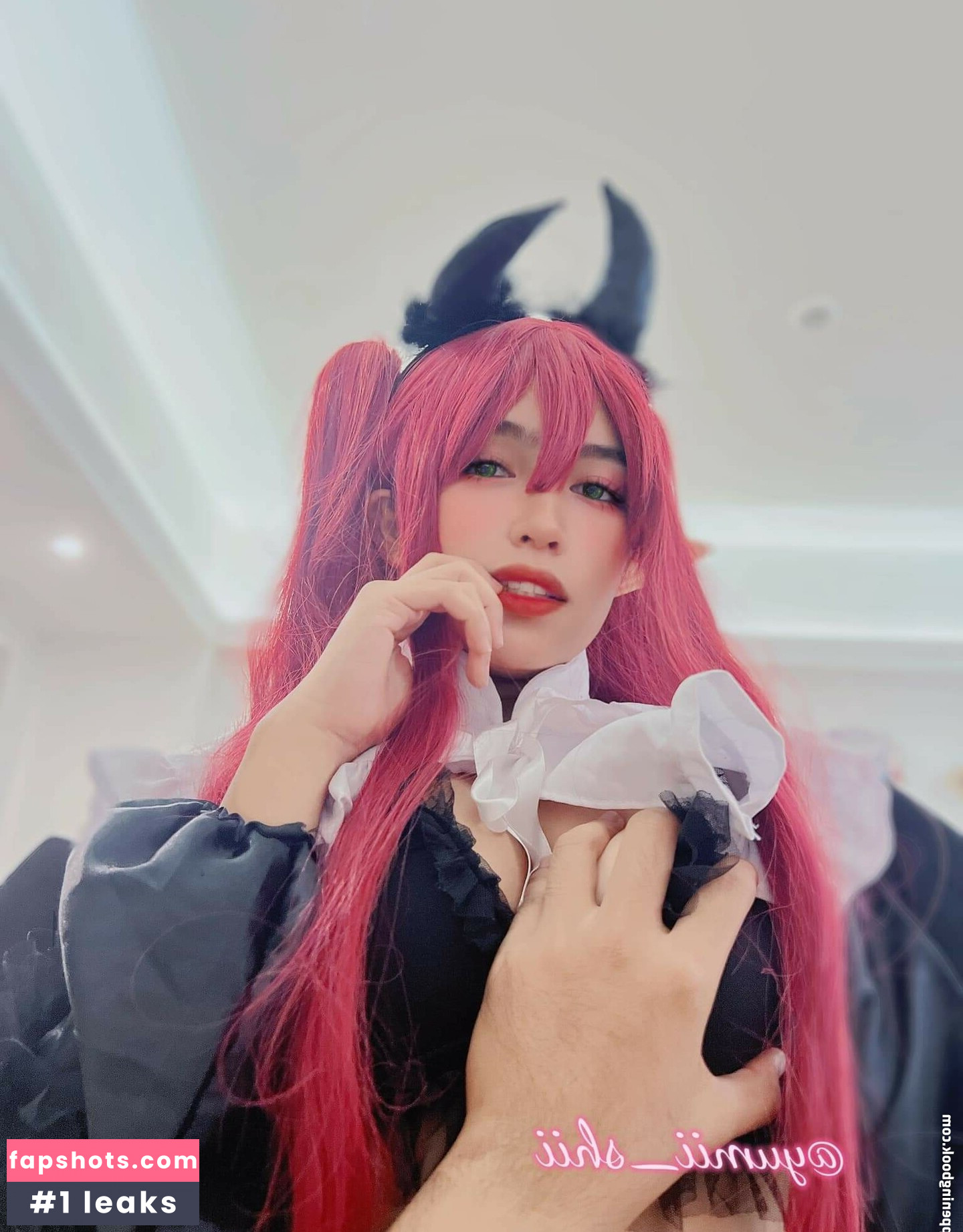 Yumi Ishii gallery photo #26