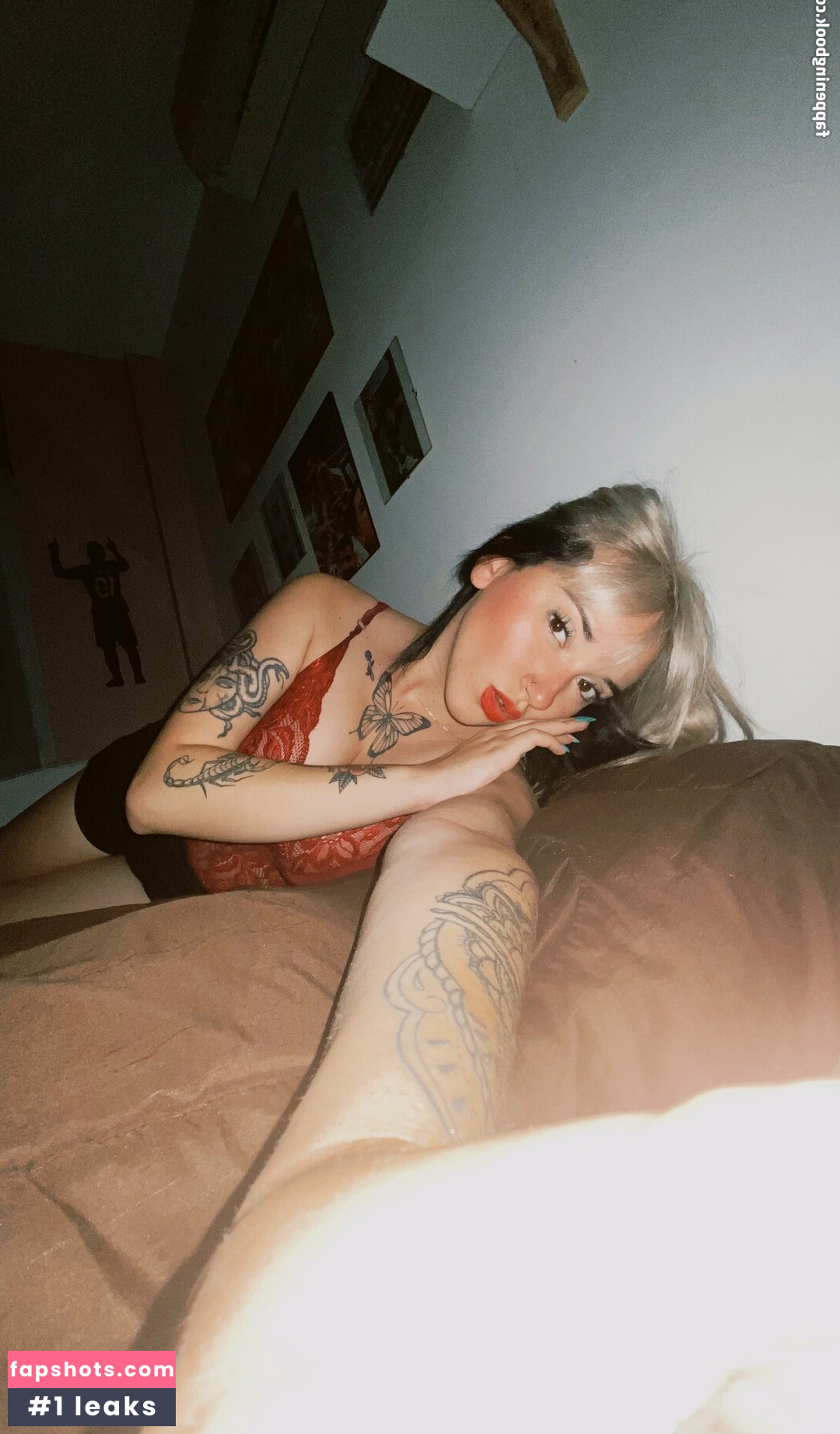 yumi.lola gallery photo #3