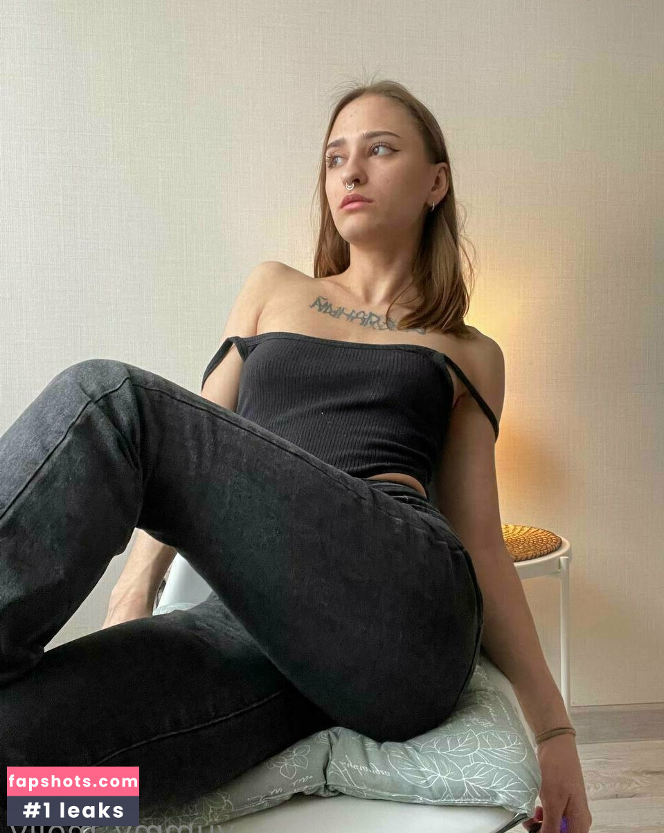 Yummy_molly gallery photo #3