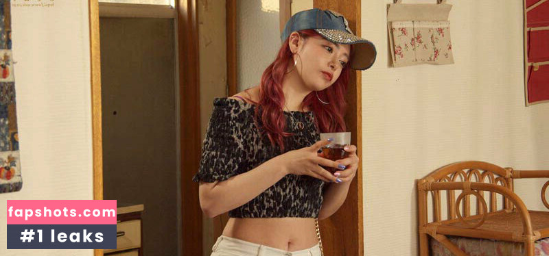 Yuna Ogura gallery photo #16