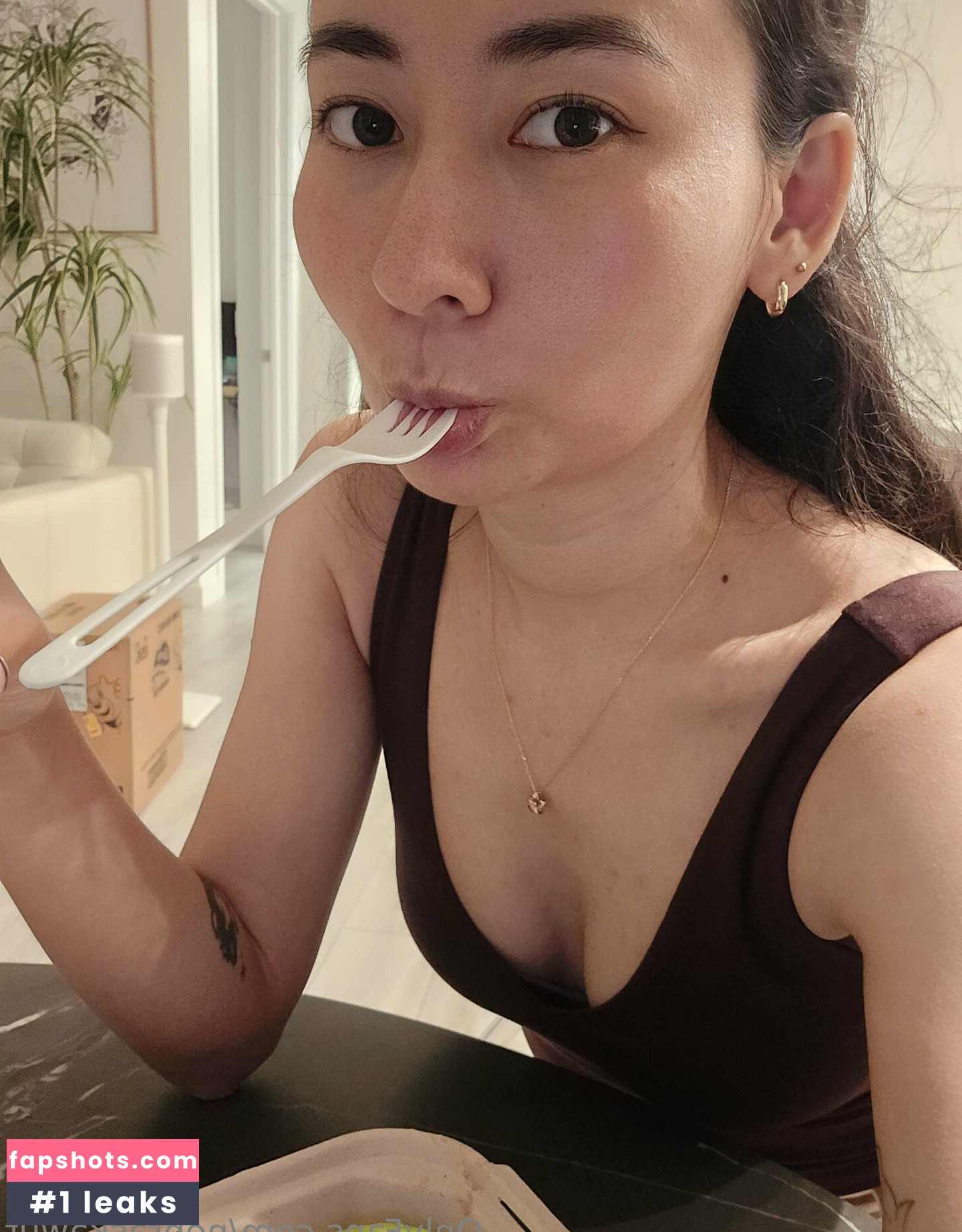 yunaof gallery photo #25