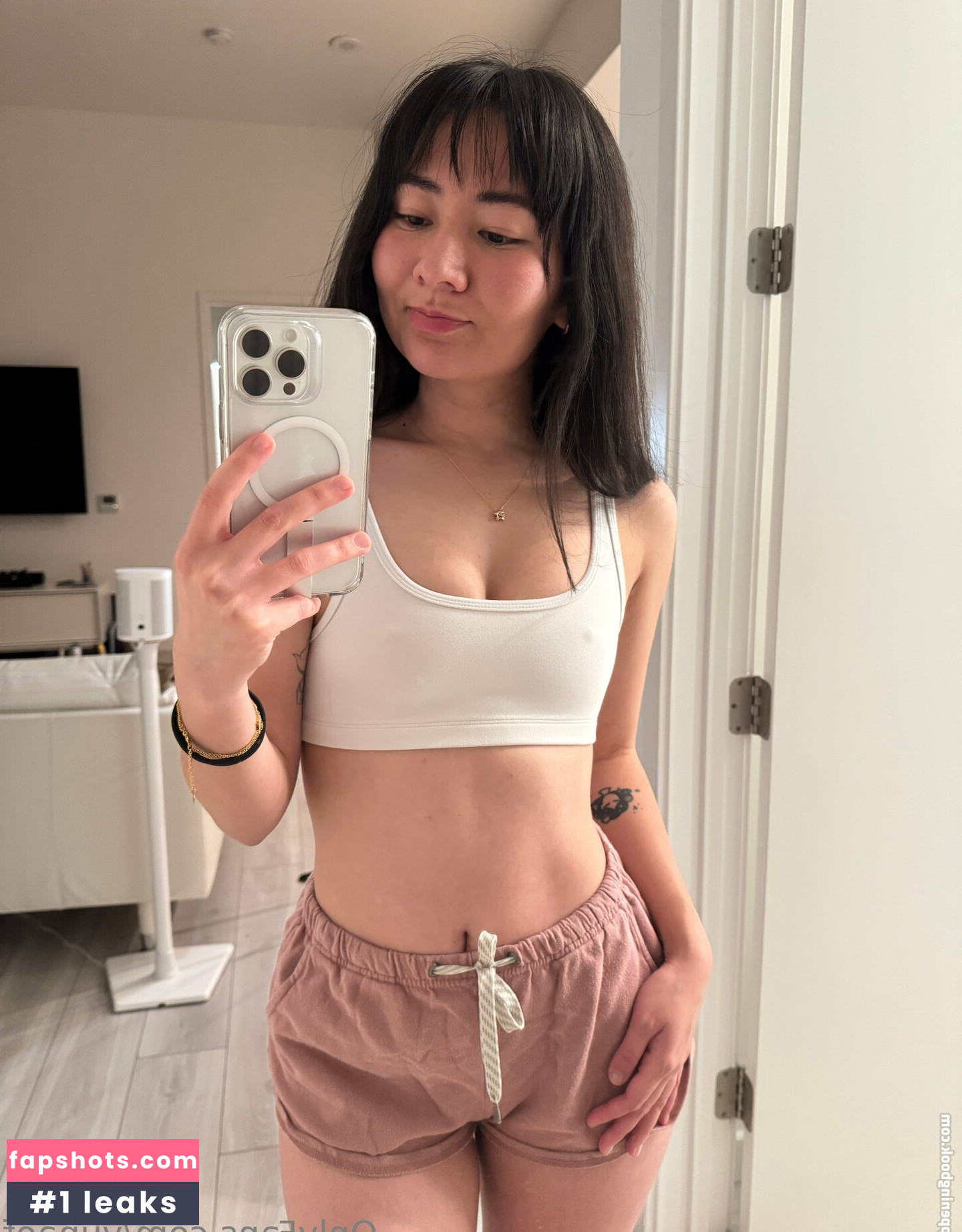 yunaof gallery photo #4