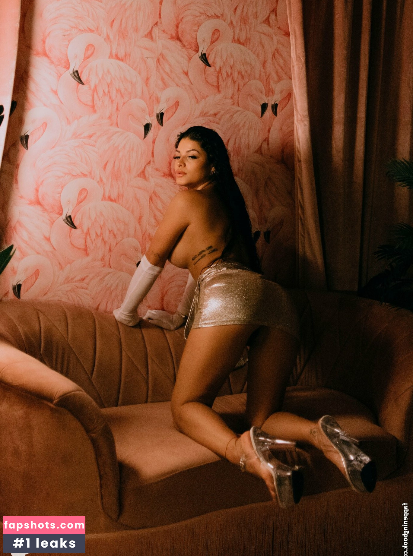 Yung Flower gallery photo #11