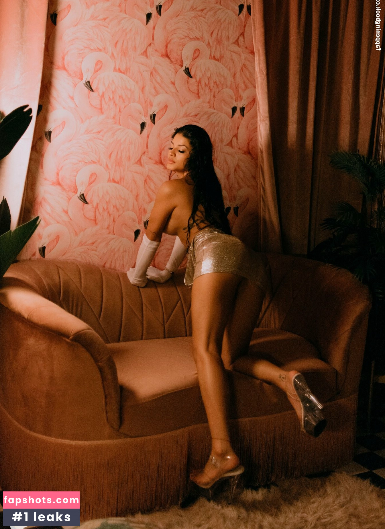 Yung Flower gallery photo #3