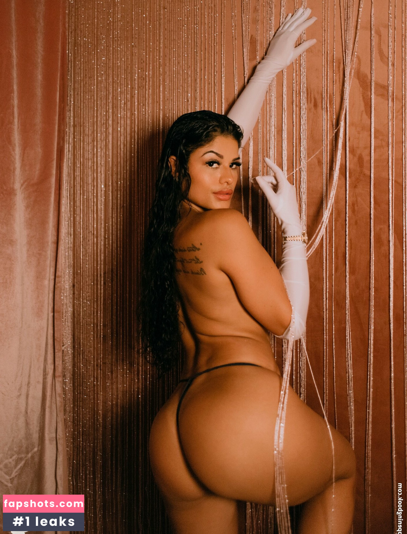 Yung Flower gallery photo #6