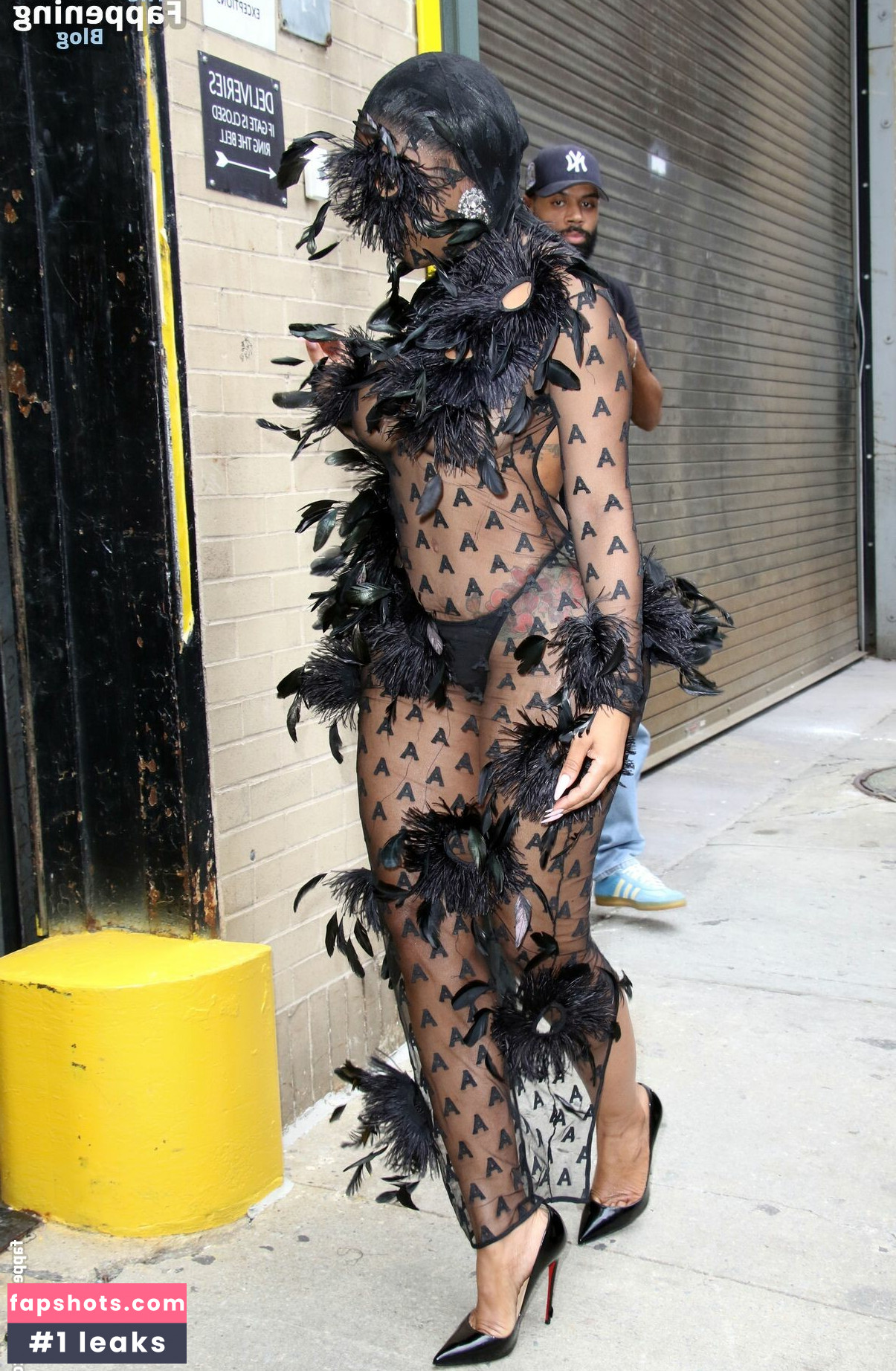 Yung Miami gallery photo #6