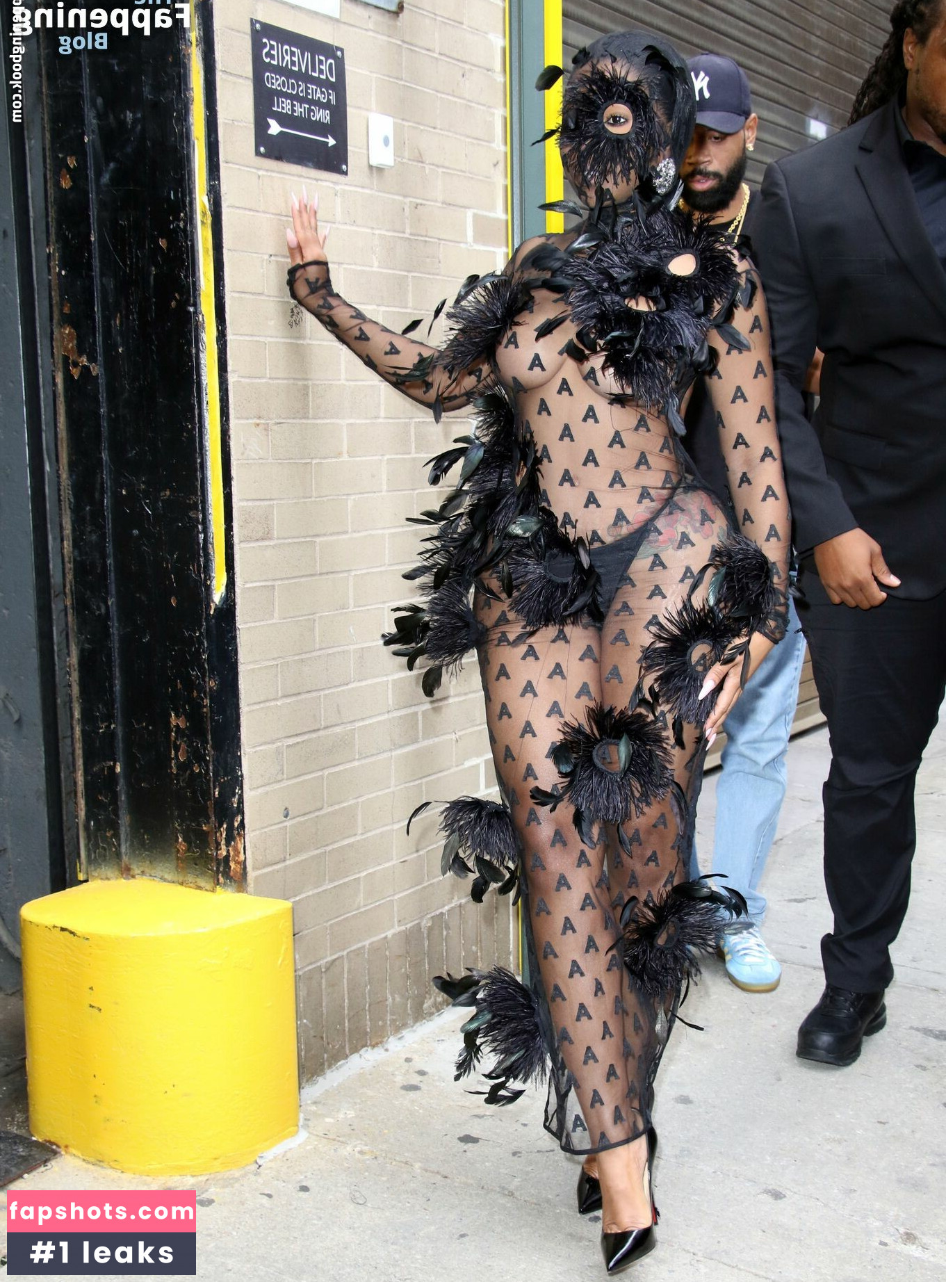 Yung Miami gallery photo #7