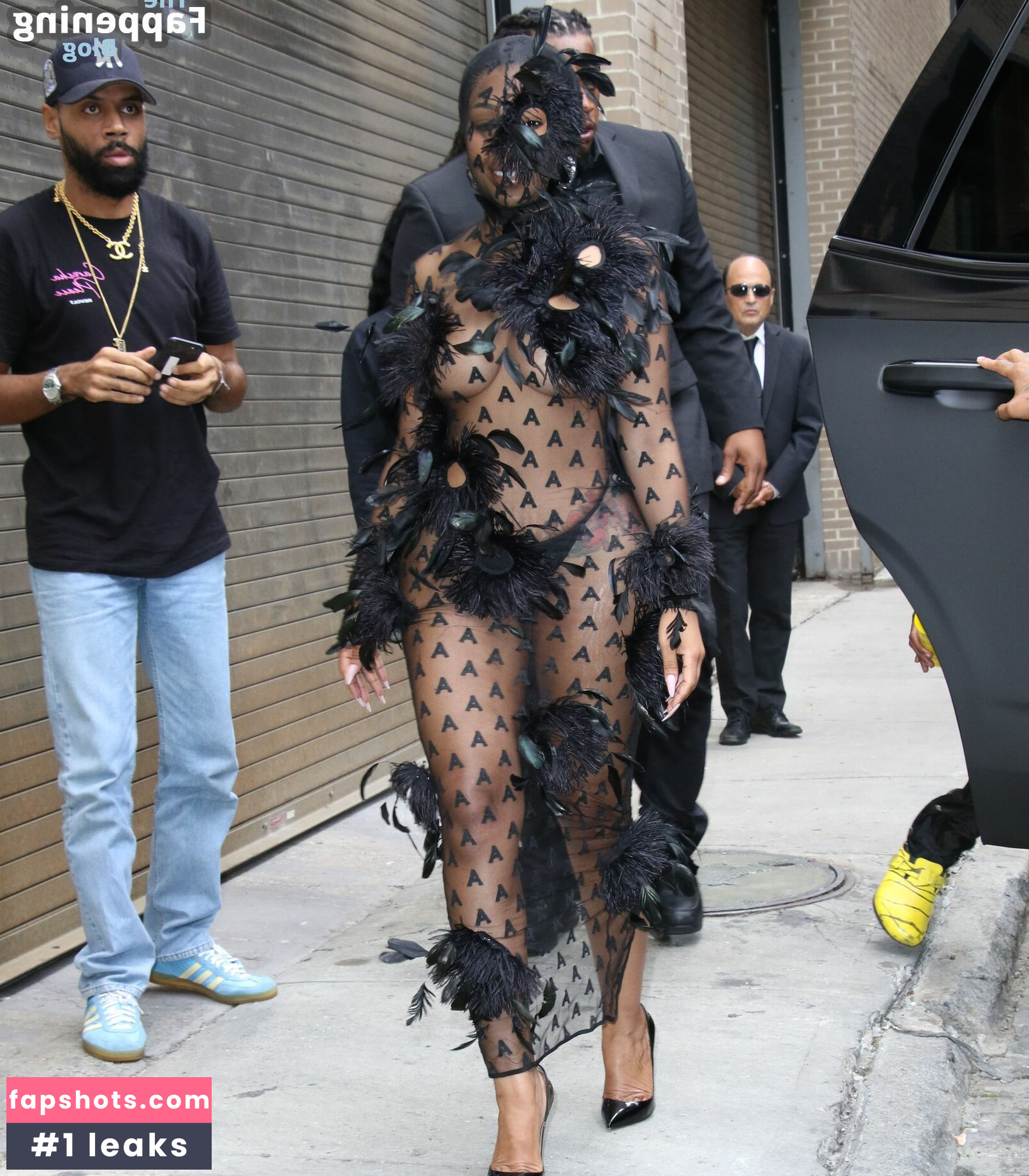 Yung Miami gallery photo #10