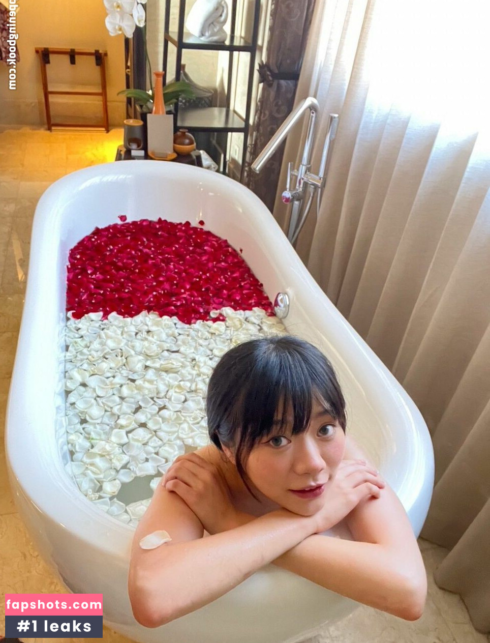 yuri_live_0411 nude babe gallery