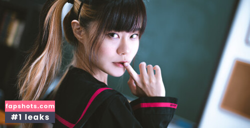 Yuuno gallery photo #536