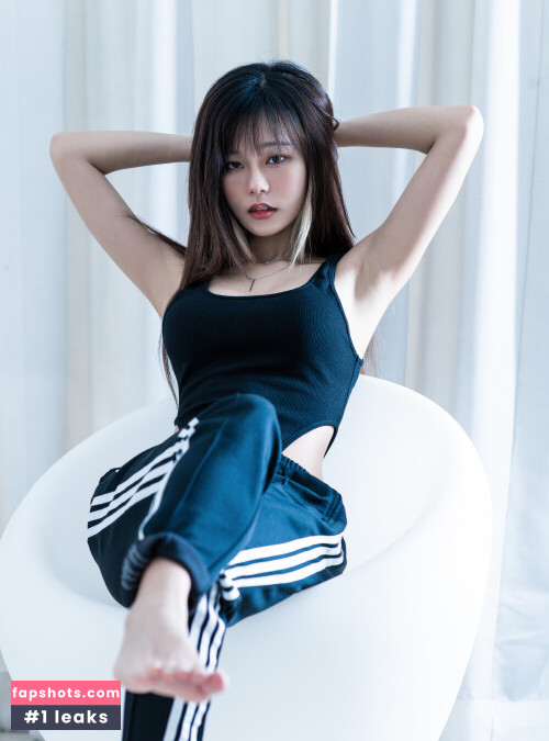 Yuuno gallery photo #543