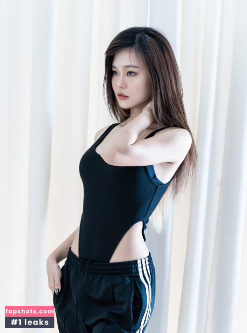 Yuuno gallery photo #546