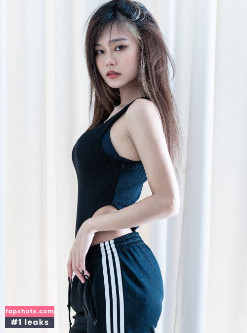 Yuuno gallery photo #548