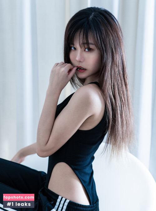 Yuuno gallery photo #550