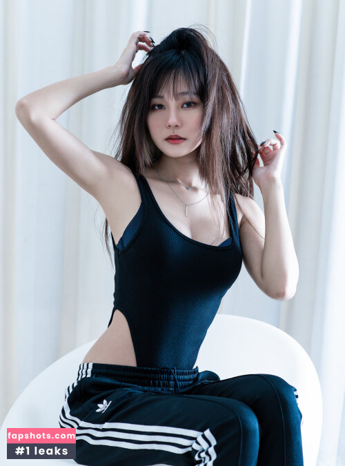 Yuuno gallery photo #551