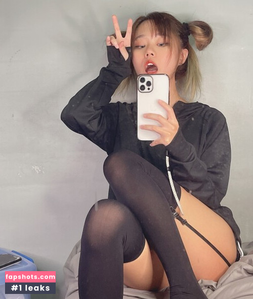 Yuuno gallery photo #557