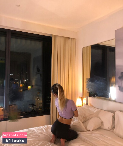 Yuuno gallery photo #571