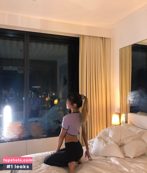 Yuuno gallery photo #572