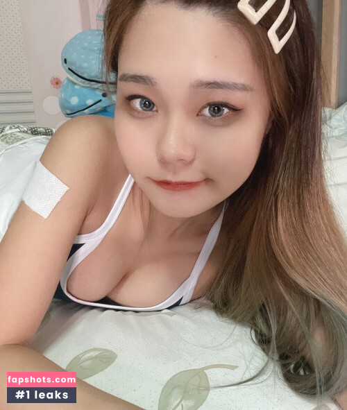 Yuuno gallery photo #586