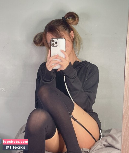 Yuuno gallery photo #589