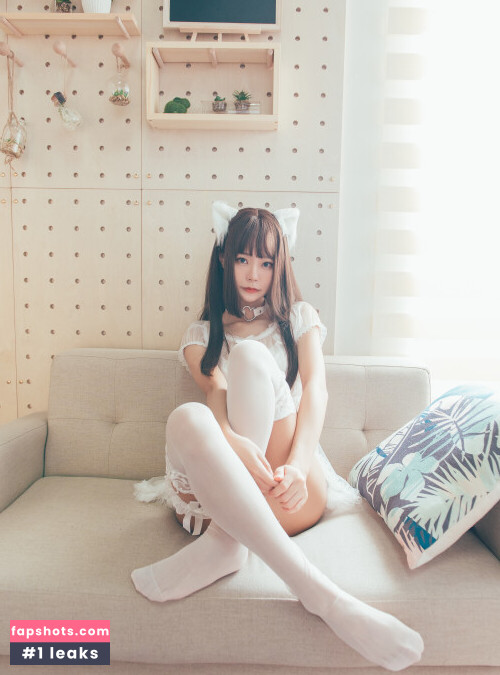 Yuuno gallery photo #609