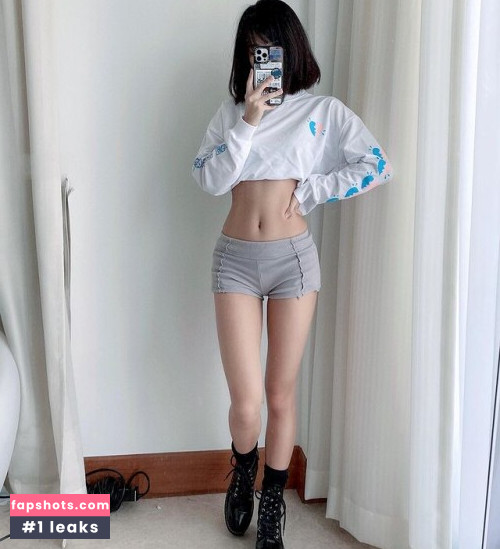 Yuuno gallery photo #648