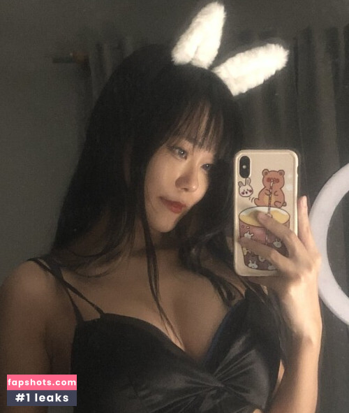 Yuuno gallery photo #783