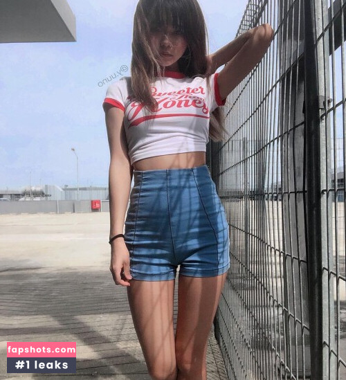 Yuuno gallery photo #793